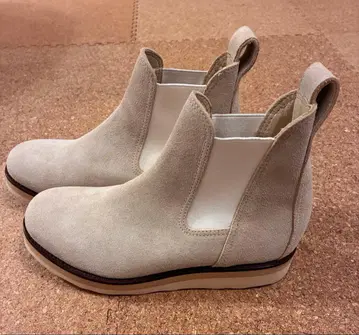 화이트 마운티니어링 사이드 고어 부츠