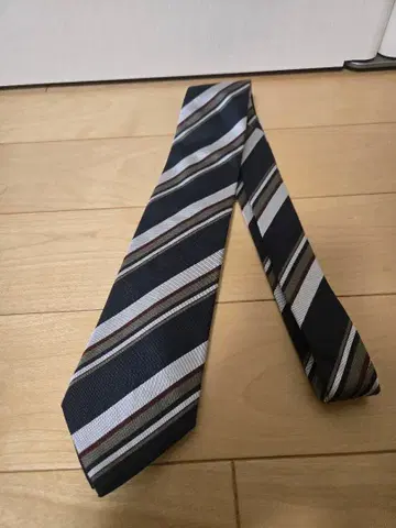 새상품급 stefanobigi TOMORROWLAND 넥타이 레지멘탈