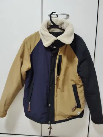 플리스 옷깃 부착 리버서블 자켓