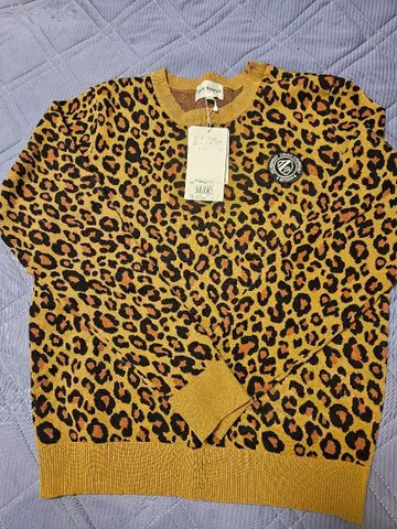 새상품 JACBUNNY 레오파드 무늬 니트 스웨터 S 사이즈