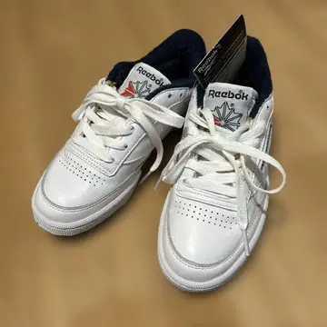 리복 화이트 스니커즈 22cm