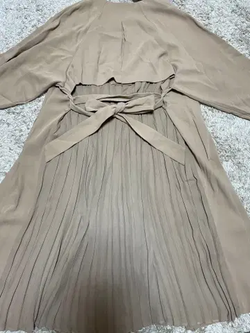 mystywoman 백 플리츠 코트