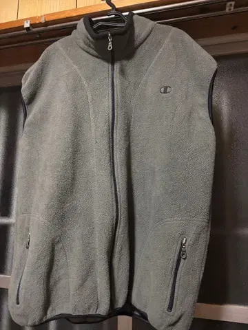 Champion 그레이 플리스 자켓 슬리브리스