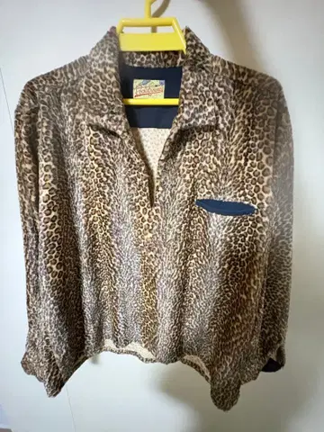 Rockers Sounds 레오파드 무늬 긴팔 셔츠