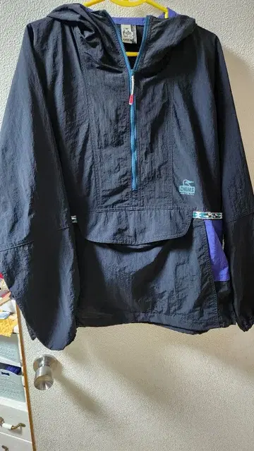 CHUMS 나일론 자켓 후드 부착