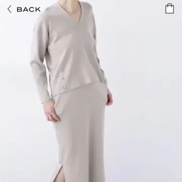 미사용 새상품! 나노 유니버스 V넥 풀 x 타이트 스커트 세트