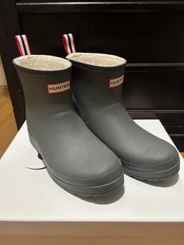 Hunter 헌터 숏부츠 카키 보아