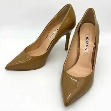 [컨디션 최상] 다이애나 하이힐 에나멜 스틸레토 베이지 23