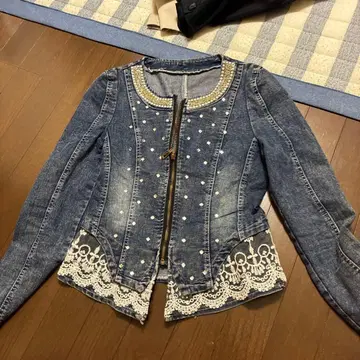 비쥬 장식 데님 자켓