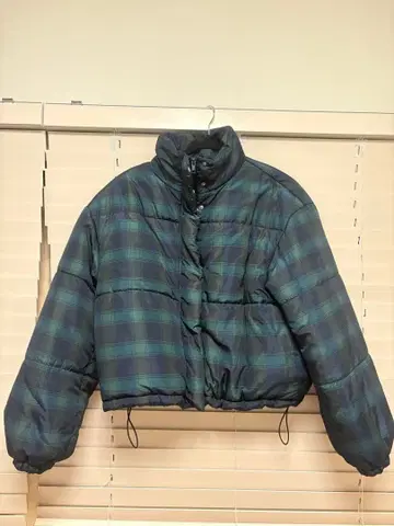 다크 그린 네이비 체크 무늬 다운 자켓