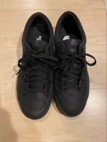THE NORTH FACE 블랙 스니커즈