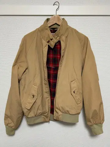 BARACUTA 베이지 체크 무늬 자켓