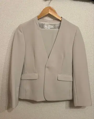 [ 새상품급 ] 로페피크닉 자켓 & 슬랙스 셋업