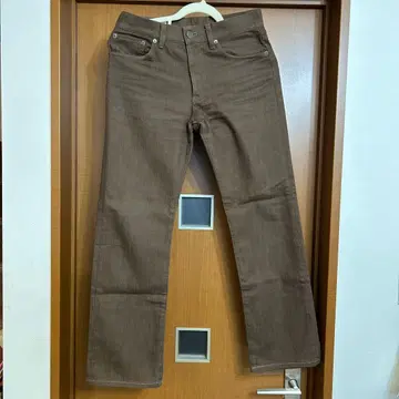 다케오 키쿠치 브라운 스트레이트 레그 데님