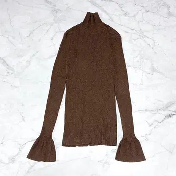 투데이풀 터틀넥 리브 니트 플레어 커프스 브라운