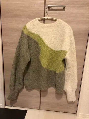 뉘앙스 패턴 부클 니트 풀오버