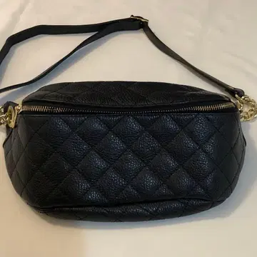 오우렌티 AULENTTI 가죽 퀼팅 체인 바디백