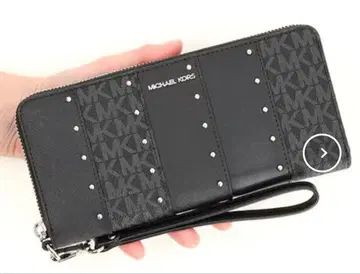 새상품 마이클코어스 JET SET 스터드 패치워크 블랙 지갑