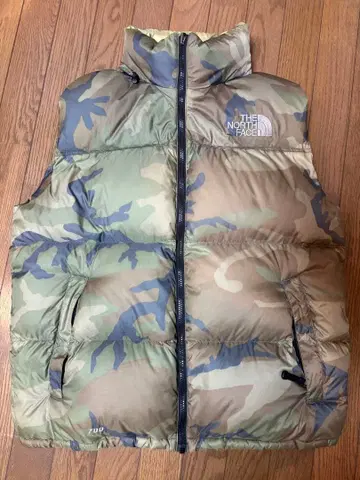 THE NORTH FACE 카모플라쥬 다운 베스트
