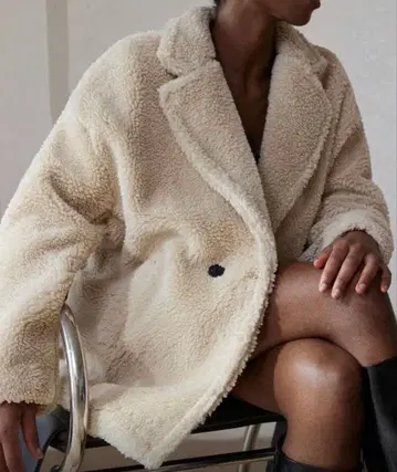 크림색 보아 더블 브레스트 자켓