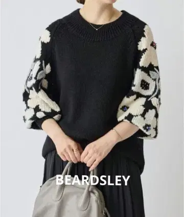 [택 포함 새상품] 비어즐리 꽃 패턴 니트 스웨터 사이즈 F 블랙