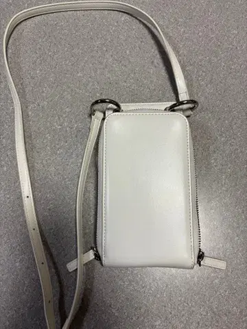 화이트 스마트폰 숄더백