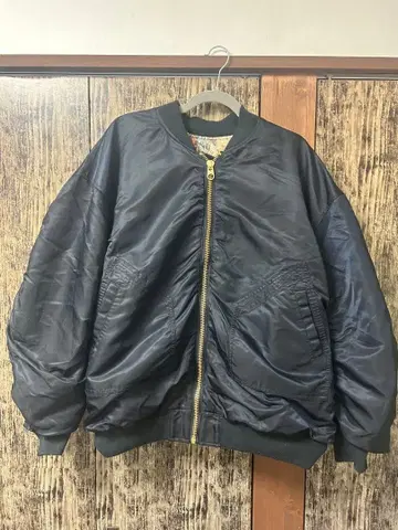 NOISE MAKER 고블랑 직조 올 패턴 리버서블 MA1 자켓