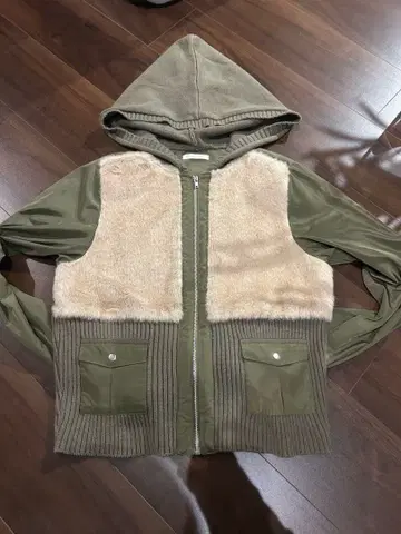 atmos pink 퍼 상의