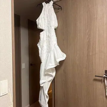 화이트 꽃무늬 자수 롱 드레스