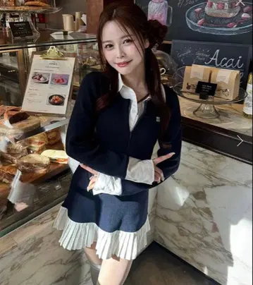 NICE CLAUP 도킹 플리츠 미니 원피스 네이비