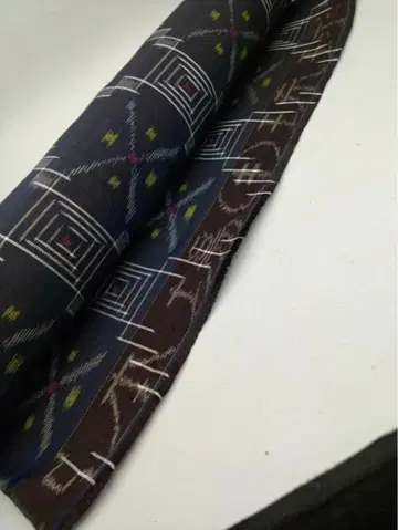 미사용 본토 류큐 명주 직물 옷감 네이비 계열 기하학 문양 12m