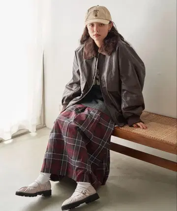 퍼 카라 부착 인조 가죽 블루종