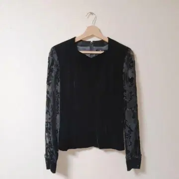 새상품급 Zibeline 반짝이는 시스루 긴팔 V넥 상의 [ 9/M ]