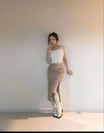 [새상품급] ANDMARY 블랙 타이트 스커트