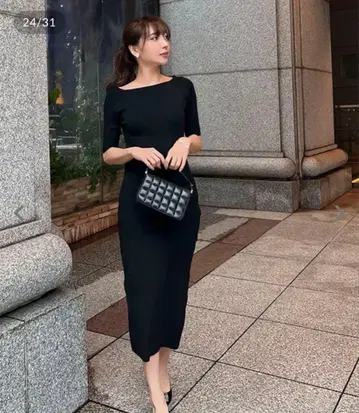 [ 새상품 ] 오카베 아유미 씨 콜라보 스퀘어 보트넥 니트 원피스