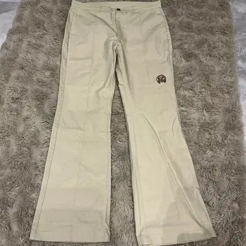 younger song 치노 팬츠