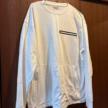 OSHMAN'S 화이트 긴팔 T셔츠 포켓 부착