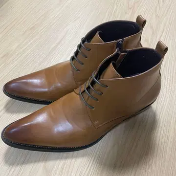 브라운 가죽 앵클부츠