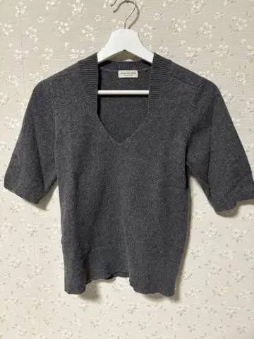 DRIES VAN NOTEN 그레이 V넥 니트 5부 소매