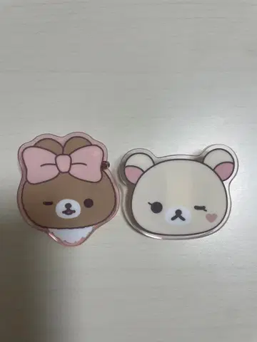 리락쿠마 아크릴 배지 2개 세트