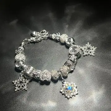 눈꽃송이 참 포함 실버 팔찌