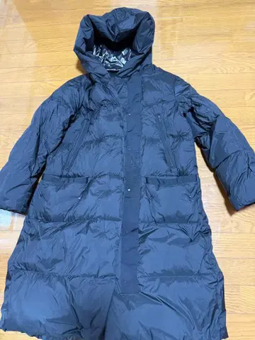 후드 부착 롱 다운 자켓 블랙