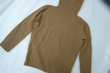 BOSCH 보쉬 루즈핏 오프 터틀넥 스웨터 38