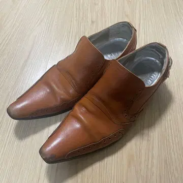 토네이도 마트 가죽 신발 슬립온