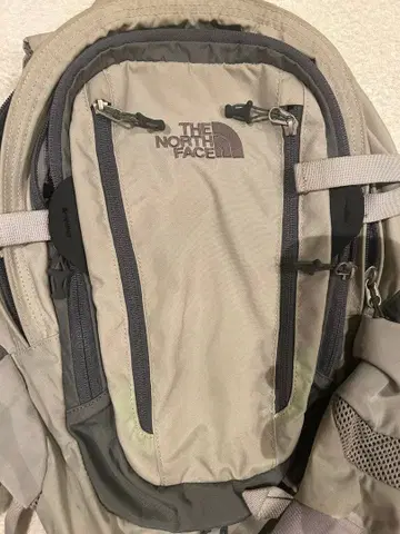 THE NORTH FACE 그레이 백팩