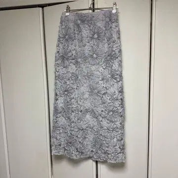 MilaOwen 미라 오웬 시어 모티브 패브릭 스트레이트 스커트