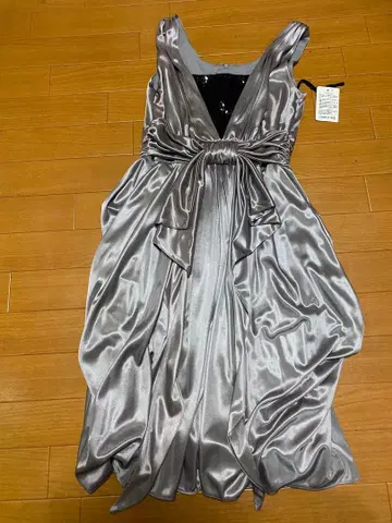 실버 슬리브리스 드레스 M 사이즈