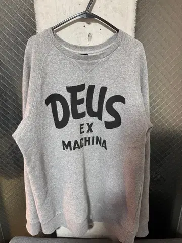 DEUS EX MACHINA 그레이 트레이닝복