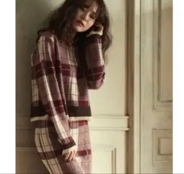 Cherie Mona 체크 무늬 니트 업