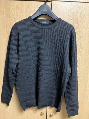 거의 새상품 토네이도 마트 비대칭 니트